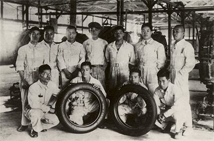 Tire builders with the first Bridgestone tires